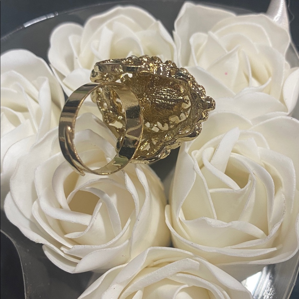 Adjustable Size 7 Costume Ring - Picture 2 of 4